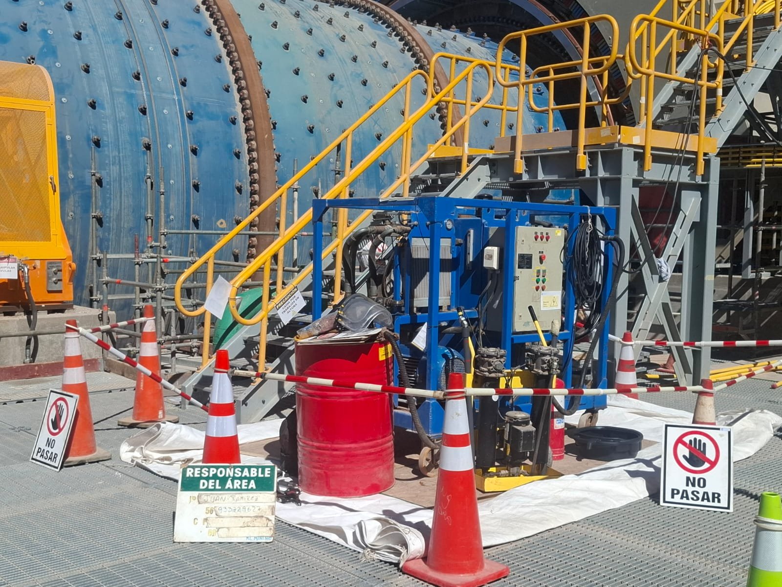 Trabajo técnico en sistema oleohidráulico